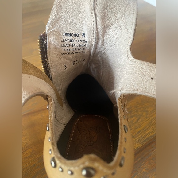 Freebird booties; Jericho Natural, size 8 - Picture 3 of 11